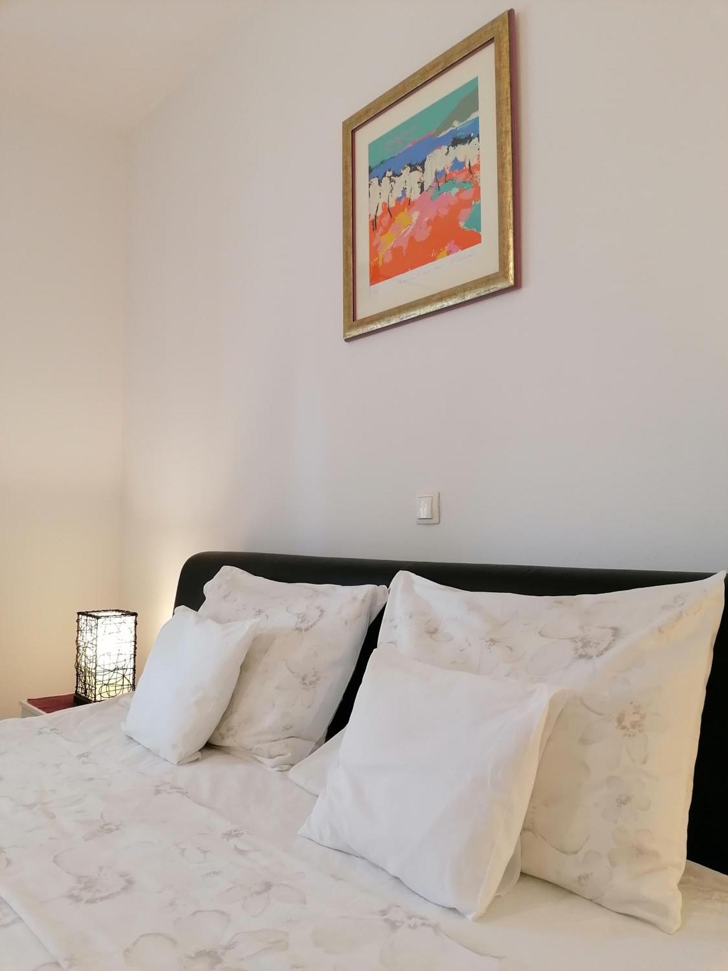 Green Park Apartment *
