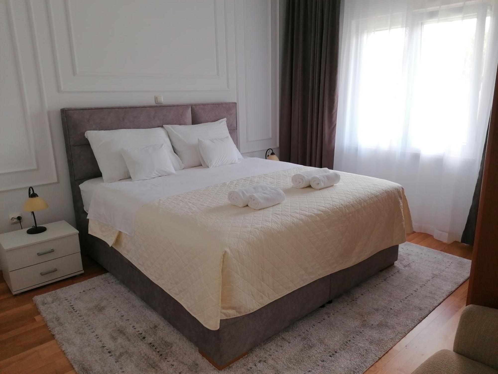 Green Park Apartment