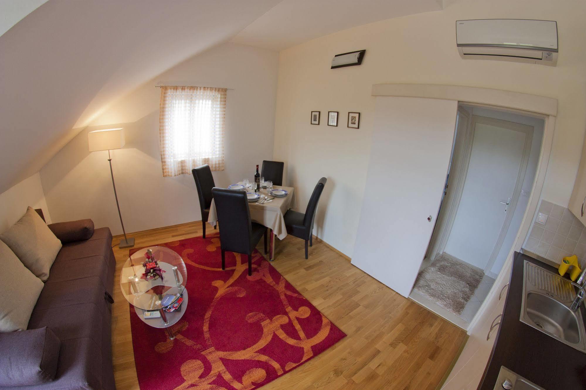 Green Park Apartment