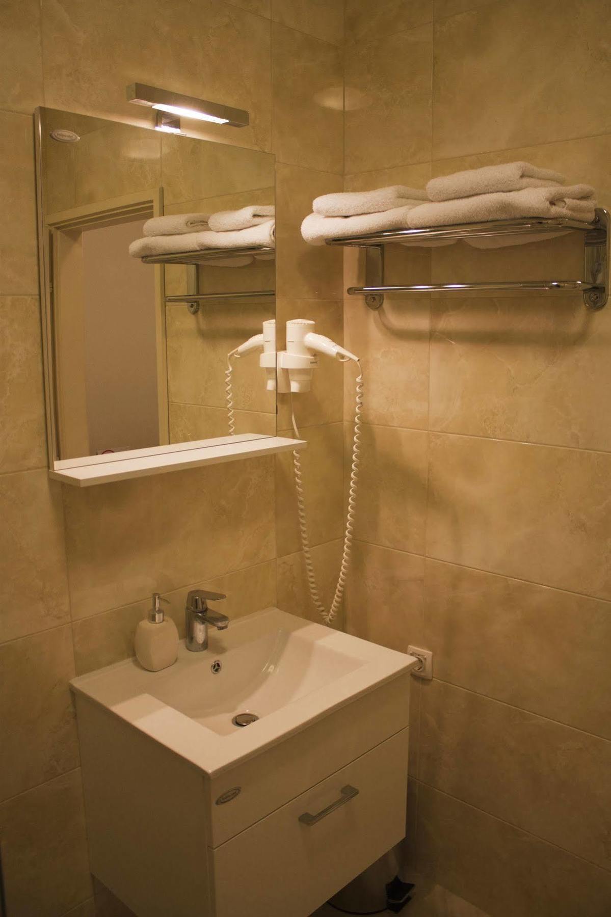Green Park Apartment